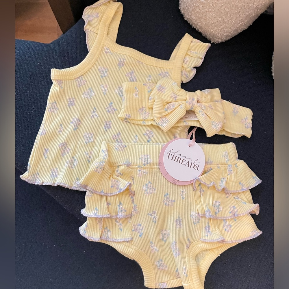 New Ruffled Baby Set 3-6m